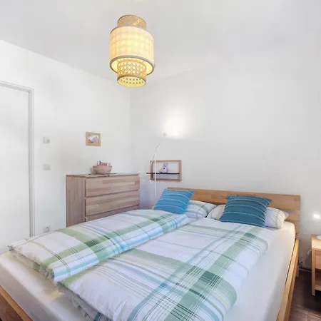 Krokus Apartmán *
